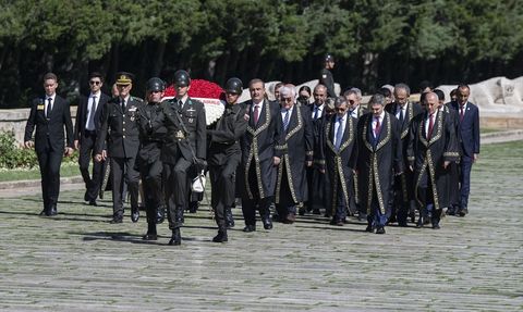 Uyuşmazlık Mahkemesi Başkanı Güleç, Anıtkabir'i Ziyaret Etti
