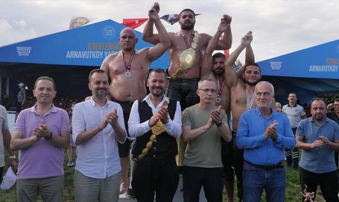 10. Geleneksel Arnavutköy Yağlı Güreşleri Düzenlendi