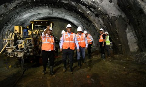 Ardahan Valisi Hayrettin Çiçek Ilgar Tüneli'nde İncelemelerde Bulundu