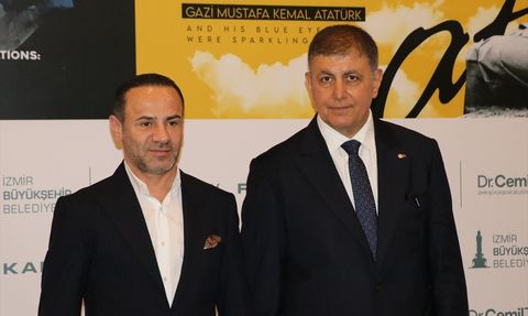 Atatürk Anıları ve Refik Anadol Eserleri İzmir Fuarı'nda