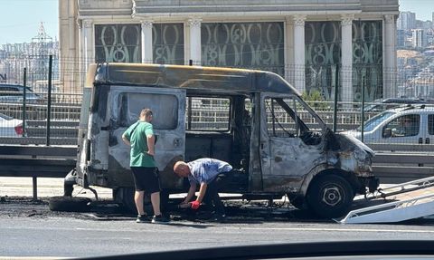 Avcılar'da Minibüs Yangını
