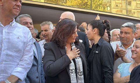 Aydın'da AK Parti Heyeti Özlem Çerçioğlu'nu Ziyaret Etti