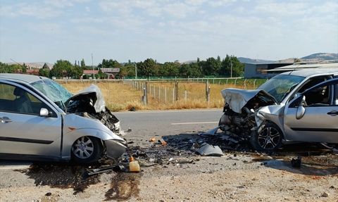 Balıkesir'de Trafik Kazası: 1 Ölü, 1 Yaralı