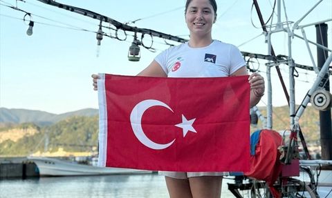 Bengisu Avcı, Okyanus Yedilisi İçin Tsugaru Kanalı'na Yüzdü