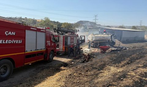 Çanakkale'de Ahır Yangını Kontrol Altına Alındı