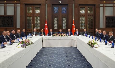 Cumhurbaşkanı Yardımcısı Cevdet Yılmaz, TİSK Heyetini Kabul Etti