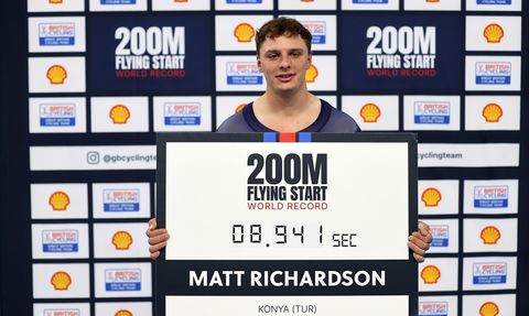 Dünya Rekoru İçin Pist Bisikletinde Yeni Başarı