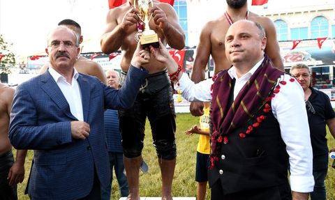 Feyzullah Aktürk, 291. Tarihi Çardak Yağlı Pehlivan Güreşleri'nin Başpehlivanı Oldu