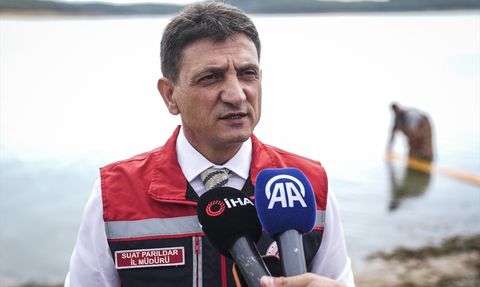 İstanbul'da 3.7 Milyon Sazan Yavrusu Suya Salındı