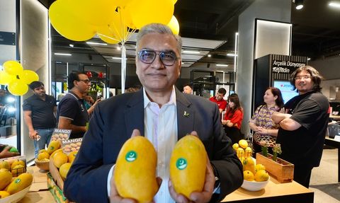 İstanbul'da Pakistan Mangosu Tanıtımı Yapıldı