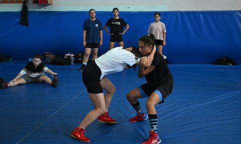 KKTC'li Kadın Güreşçilere Türkiye'den Destek