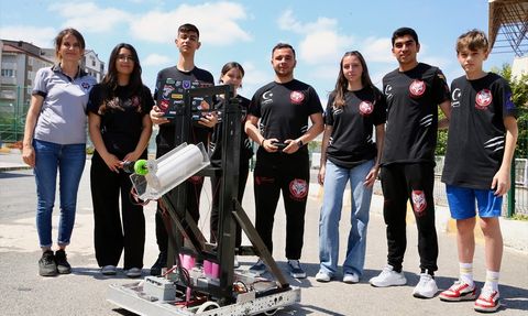 Kocaeli'li Öğrenciler Robotlarıyla Uluslararası Arenada
