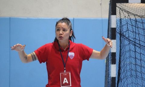 Kübra Akçayoğlu: İşitme Engelli Sporcuların Antrenörlüğünü Yapan Trabzonlu Hentbolcu