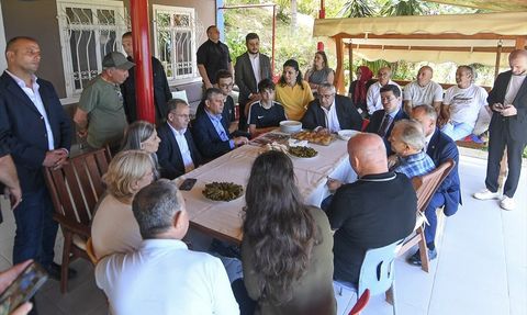 Özgür Özel'den Çağlar'a Taziye Ziyareti