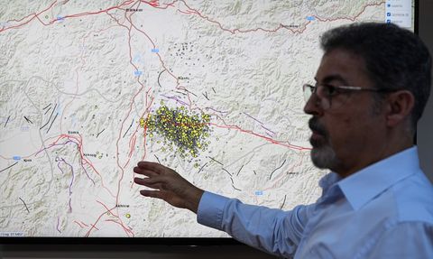 Sındırgı'da 4 Bin Artçı Sarsıntı: Depremde Alınan Önlemler ve Gelecek Beklentileri