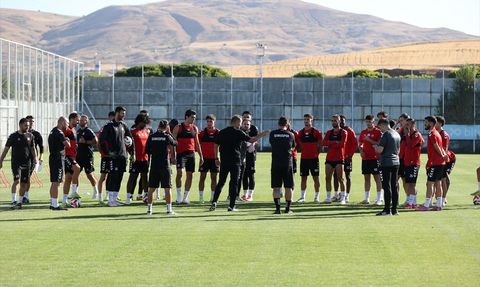 Sivasspor Teknik Direktörü Korkmaz'dan Taraftarlara Sabır Çağrısı