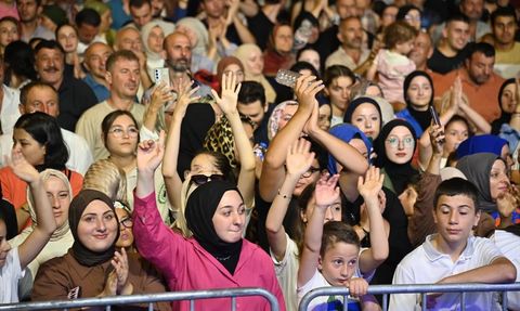 Trabzon'da Geleneksel Sürmene Kültür ve Sanat Şenliği Başladı
