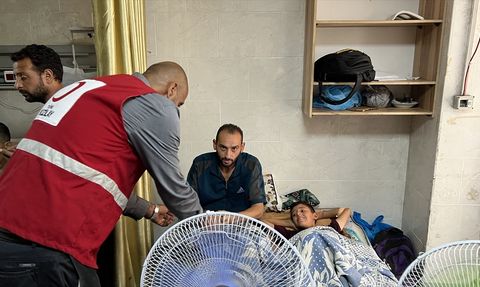 Türk Kızılay, Gazze'deki El Kudüs Hastanesi'ne Sıcak Yemek Ulaştırıyor