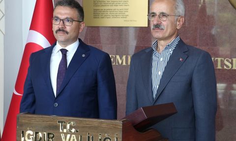 Ulaştırma ve Altyapı Bakanı Uraloğlu Iğdır'da