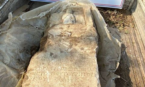 Yalova'da Roma Dönemine Ait Mezar Taşı Ele Geçirildi