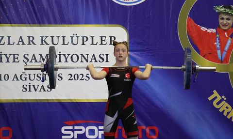 Yıldızlar Kulüpler Türkiye Halter Şampiyonası Sivas'ta Başladı