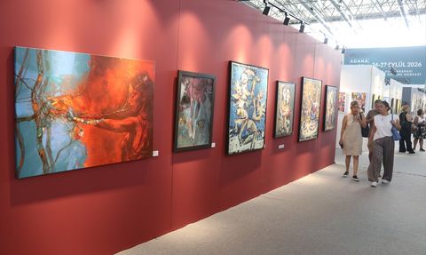 Adana'da Artconcept Çağdaş Sanat Fuarı Sürüyor