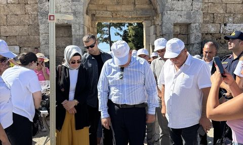 Antalya'da Sağlıklı Yaşam Etkinliği: Perge Antik Kenti'nde Farkındalık Yaratıldı