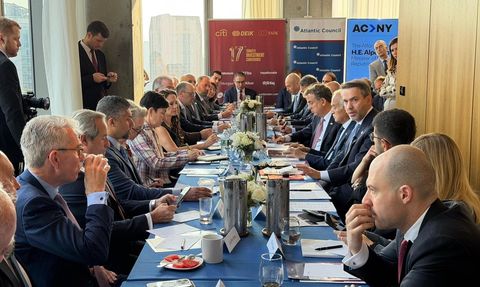 Bakan Bayraktar'dan ABD İş İnsanlarına Yatırım Çağrısı