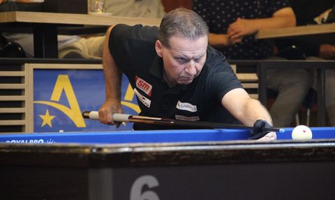 Berkay Karakurt, Handikaplı Üç Bant Bilardo Turnuvası'nda Şampiyon Oldu