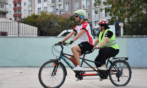 Bilecik'te Görme Engellilere Özel Tandem Bisiklet Etkinliği