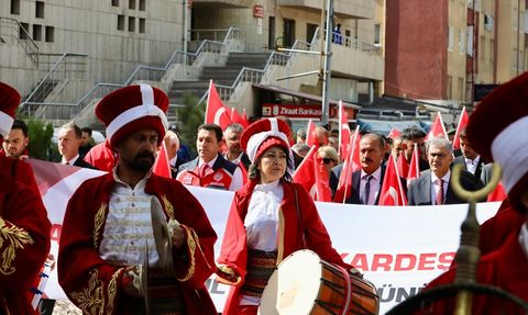 Davulun Gücüyle Gelen Kadın Gücü: Ayşe Ezer'in Başarı Hikayesi