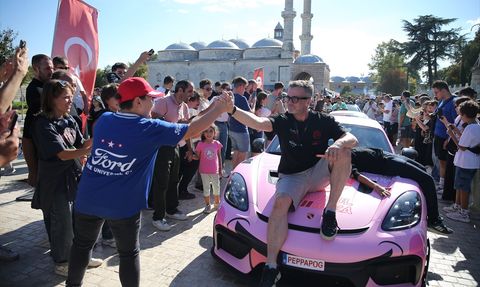 Edirne Selimiye Meydanı'nda Gumball 3000 Rallisi