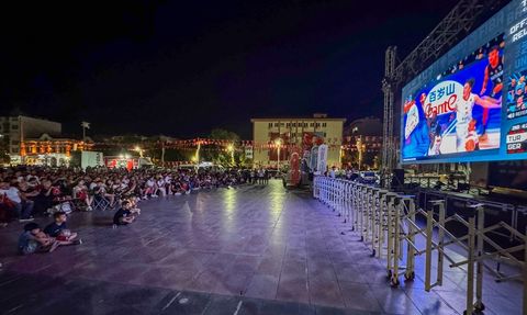 EuroBasket 2025 Finali Manisa'da Dev Ekrandan İzleniyor