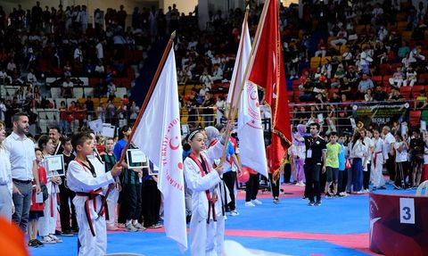 Rekor Katılımlı Minikler Türkiye Tekvando Şampiyonası Başladı