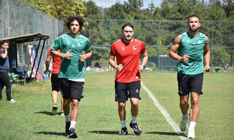 Sakaryaspor'un Erzurumspor FK ile Maç Hazırlıkları Sürüyor