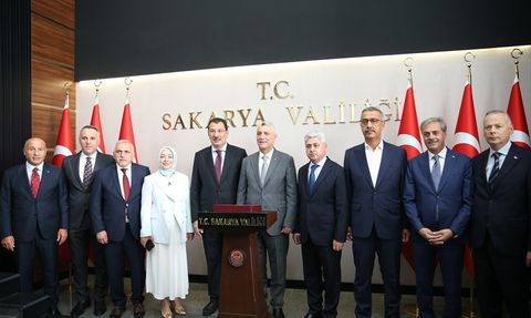 Ticaret Bakanı Ömer Bolat Sakarya'da Ziyaretlerde Bulundu