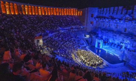 Tosca Operası Aspendos Antik Tiyatrosu'nda Sanatseverlerle Buluştu