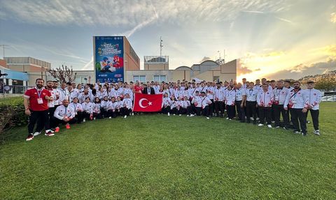 Türkiye'nin Genç Kick Boksçuları Avrupa'da Zirveye Çıktı