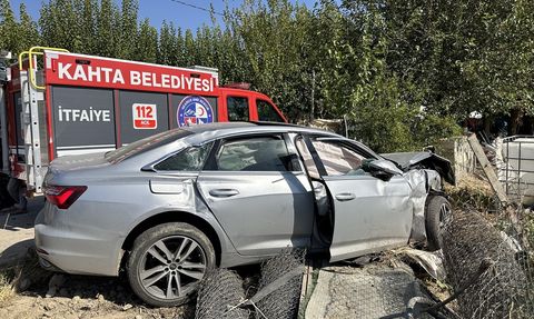Adıyaman'da Ambulans ve Otomobil Çarpıştı: 8 Yaralı