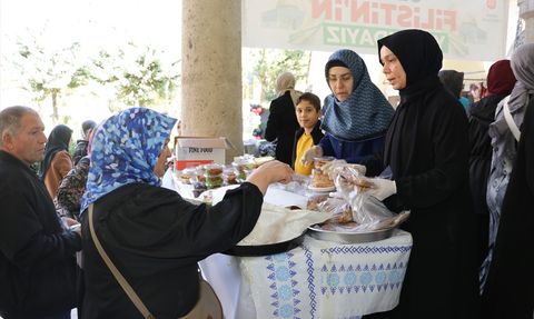 Amasya'da Filistin İçin Hayır Çarşısı Açıldı