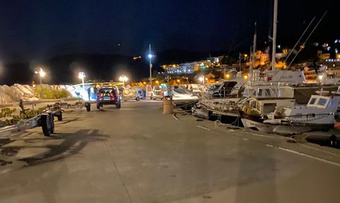 Çanakkale'de Kayalıklarda Bir Ceset Bulundu