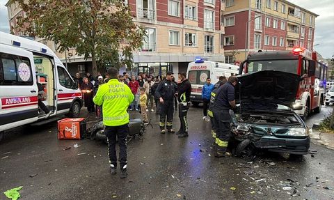 Çorlu'da Motosiklet ve Otomobil Çarpıştı