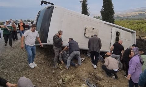 Denizli'de Midibüs Devrildi: 1 Ölü, 32 Yaralı