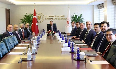 Enerji Bakanı Bayraktar'dan BAE ile Yenilenebilir Enerji İşbirliği Açıklaması