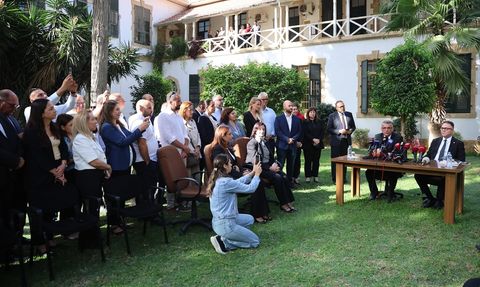 Erhürman, KKTC'nin 6. Cumhurbaşkanı Olarak Mazbatasını Aldı