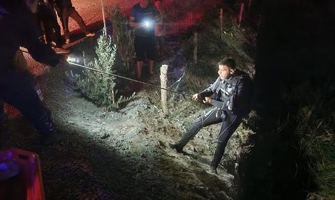 Hatay'da Asi Nehri'ne Devrilen Elektrikli Motosikletten Yaralı Çıktı