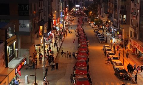 Hatay'da Cumhuriyet Bayramı Yürüyüşü Coşkuyla Kutlandı
