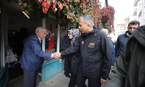 İçişleri Bakanı Ali Yerlikaya Sındırgı'da Deprem İncelemeleri Yaptı