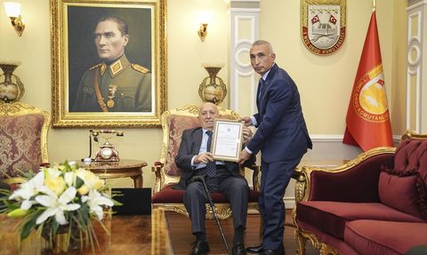 İş İnsanı İsmet Acar'dan TSK'ya Önemli Bağış