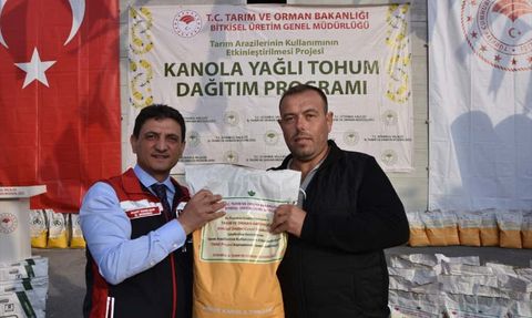 İstanbul'da Çiftçilere Kanola Tohumu Dağıtımı